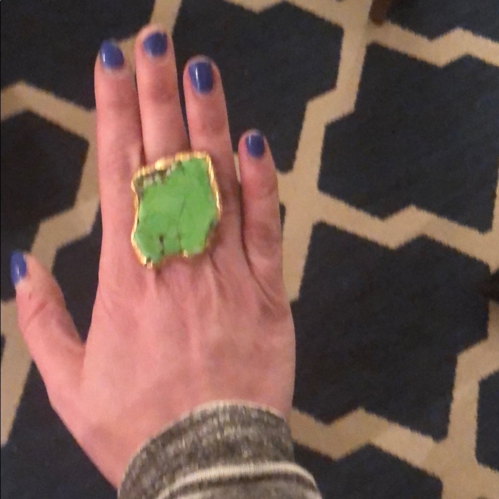 NWOT Statement Stone Fashion Ring